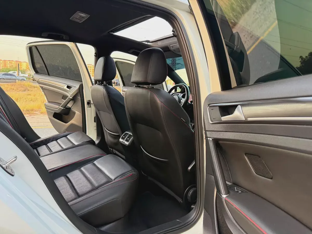 جولف GTI موديل 2018 خليجى صبغ الوكاله فل اوبشن-16-16