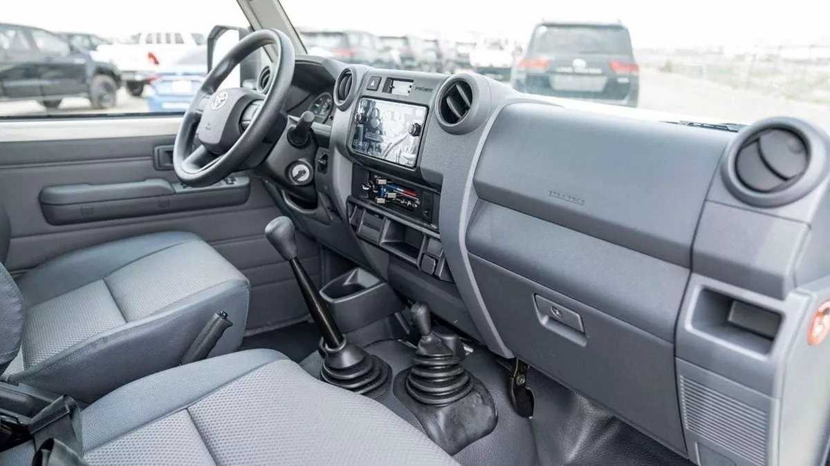 Toyota Land Cruiser Pick Up Toyota Land Cruiser Pick-up DC 4.2L Diesel  MT 2024-12-0