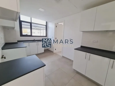 Elegant 4BHK Villa in the Heart of Sharjah-8