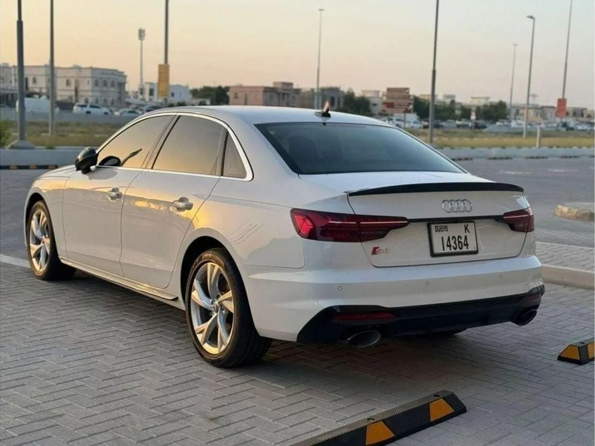 Audi A4 40 TFSI S-LINE Audi A4 V4 2021-3-0