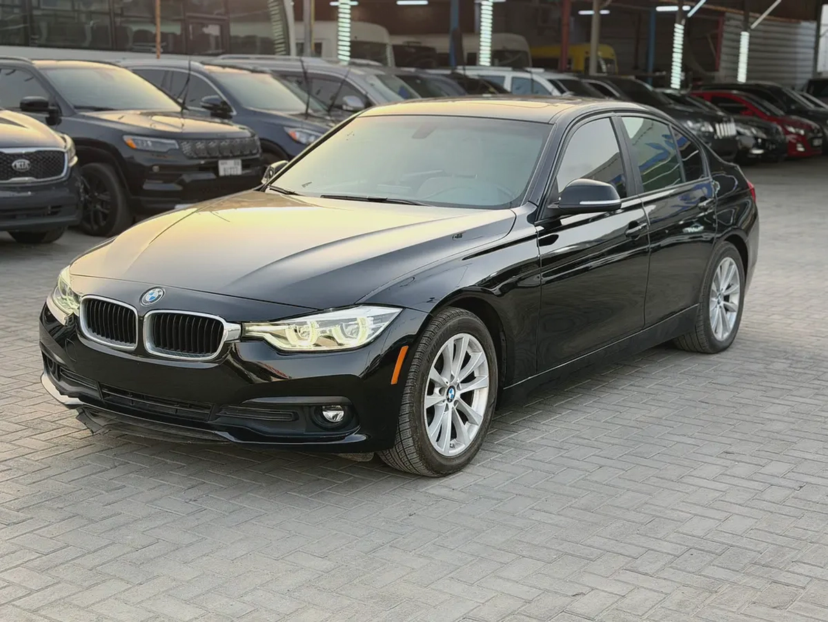 BMW 3-Series 318i Exclusive 2018 - American Specs