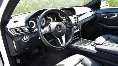 Mercedes-Benz E 400 Hybrid-3