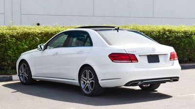 Mercedes-Benz E 400 Hybrid-11