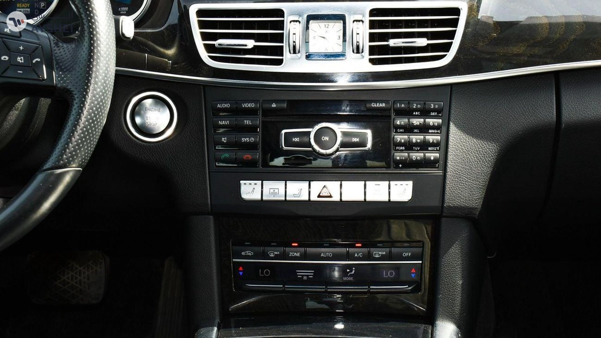 Mercedes-Benz E 400 Hybrid-9-9
