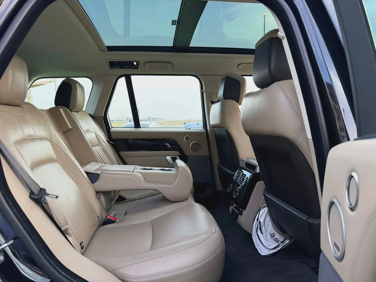 (2019) RANGE ROVER VOGUE //HSE// GCC FULL OPTION -EXCELLENT CONDITION--13-13