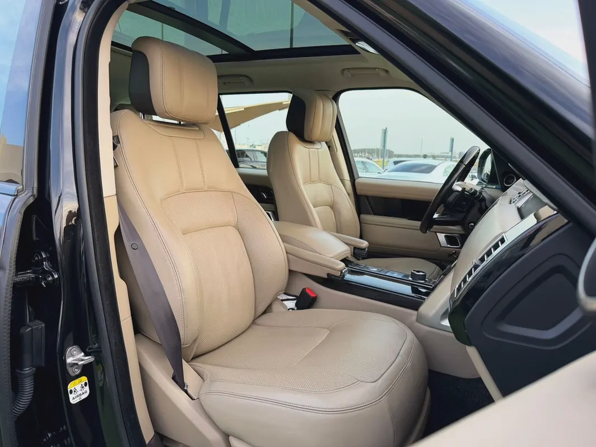(2019) RANGE ROVER VOGUE //HSE// GCC FULL OPTION -EXCELLENT CONDITION--15-15