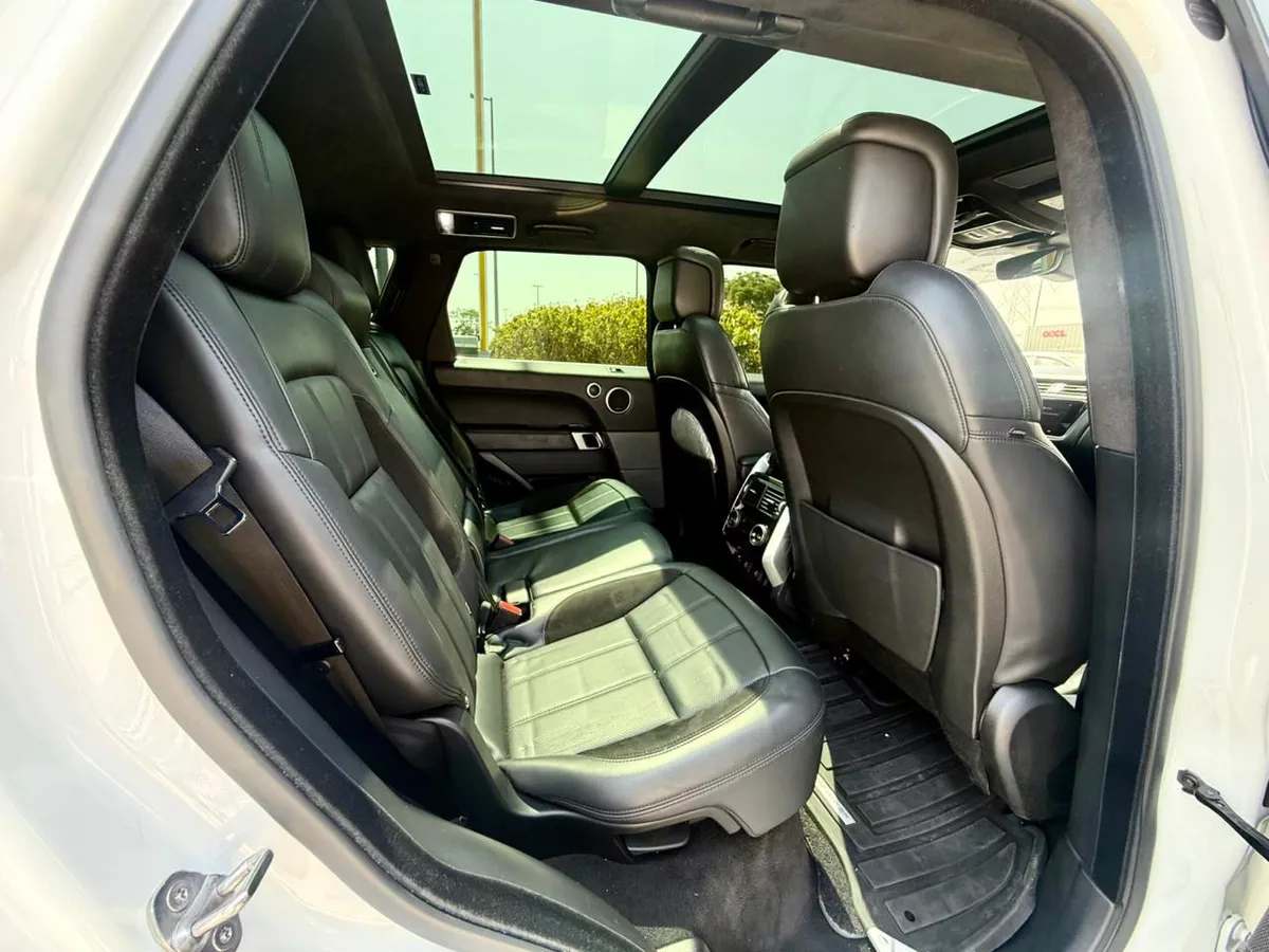 RANGE ROVER SPORT HST l GCC SPECS l FULL-SERVICE HISTORY l UNDER WARRANTY-4-4