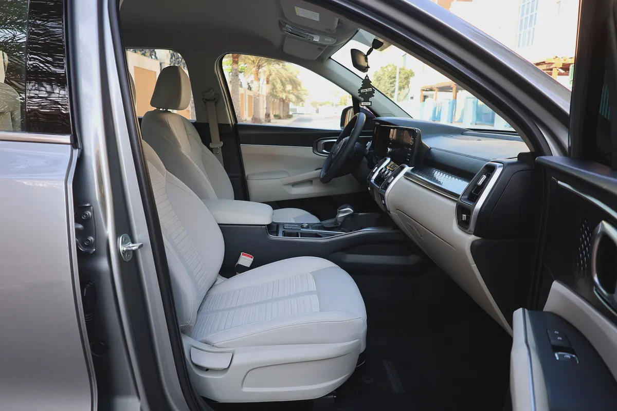 Kia sorento-2023-124,000KM-GCC Specs-Excellent Condition-16-16