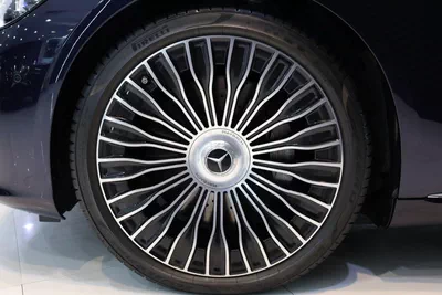 Mercedes-Benz Maybach S680-3