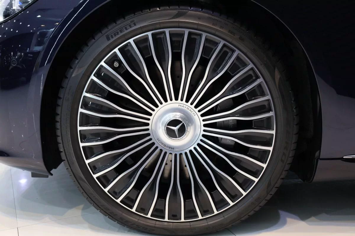 Mercedes-Benz Maybach S680-3-3