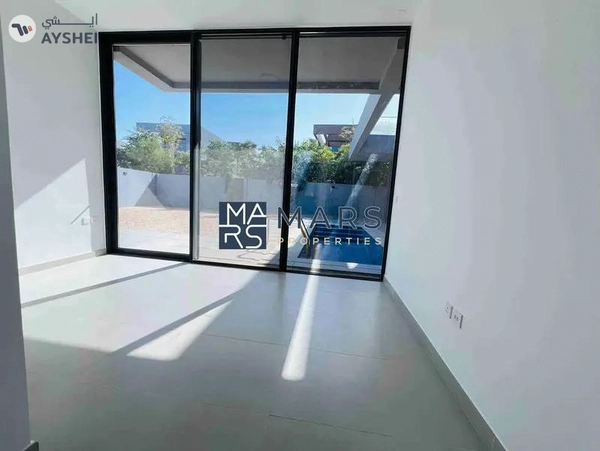 4badroom villa with pool available for rent in masaar