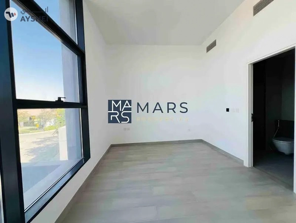 4badroom villa with pool available for rent in masaar