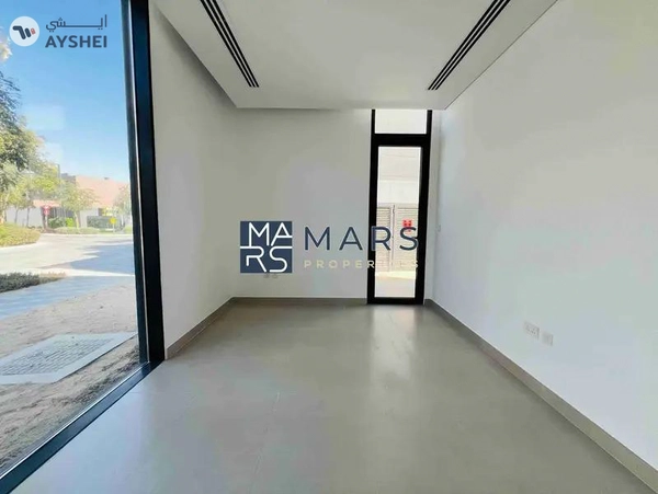 4badroom villa with pool available for rent in masaar