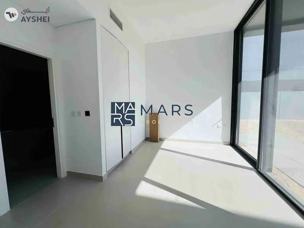 4badroom villa with pool available for rent in masaar