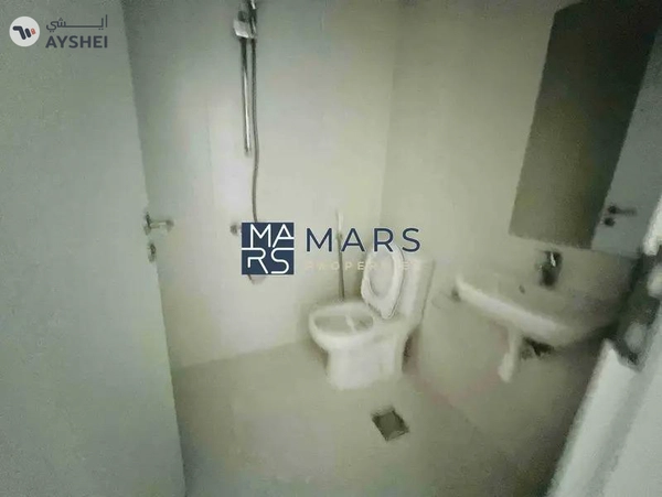 4badroom villa with pool available for rent in masaar