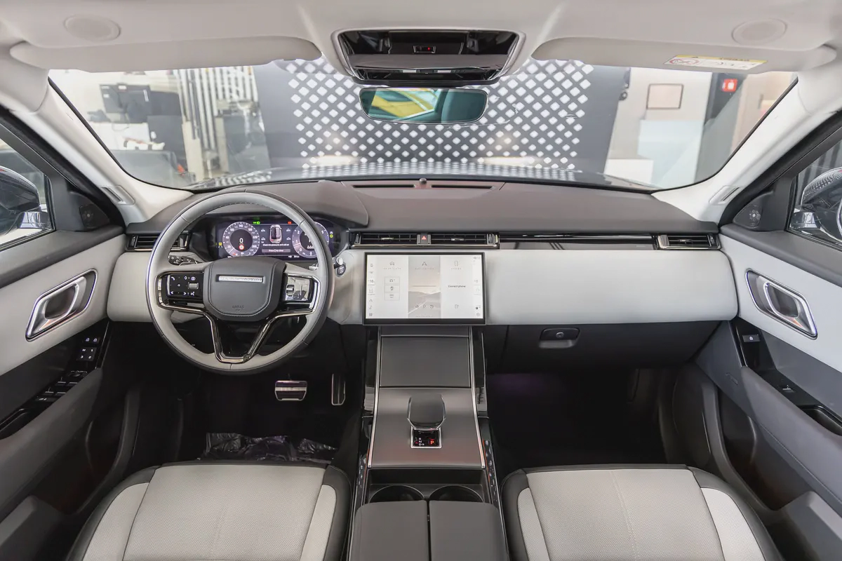 Range Rover Velar P250 SE - R Dynamic | 3 Years Gargash Auto Warranty and Service Contract | 2025-10-10
