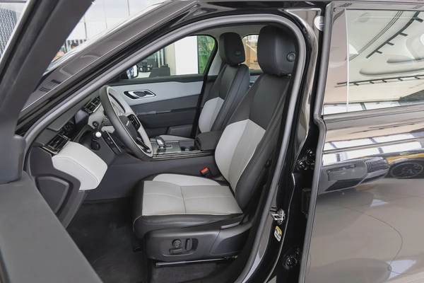 Range Rover Velar P250 SE - R Dynamic | 3 Years Gargash Auto Warranty and Service Contract | 2025