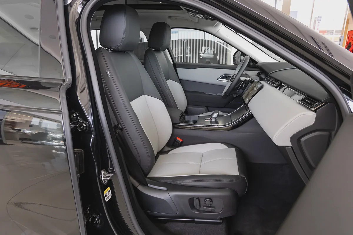 Range Rover Velar P250 SE - R Dynamic | 3 Years Gargash Auto Warranty and Service Contract | 2025-18-18