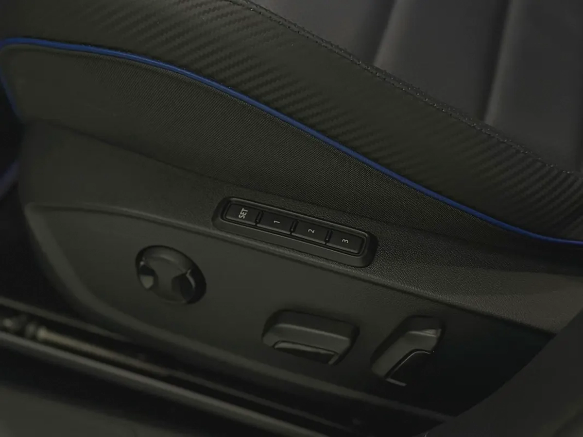 2024 | Volkswagen Golf R | Full Option |  3 years contract service, Unlimited KM | Ref#792-17-17