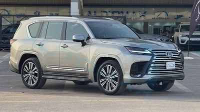 ( Only For Export ) 2026 Lexus LX 700h BH “Signature” 3.5TT V6 Hybrid AWD GCC BRAND NEW-3