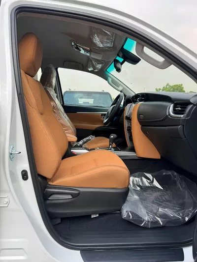 Toyota Fortuner SR5 || 2.8L DIESEL V4 4WD | RADAR | 360*CAMERA | AUTO AC (CODE # FD6FO)-11