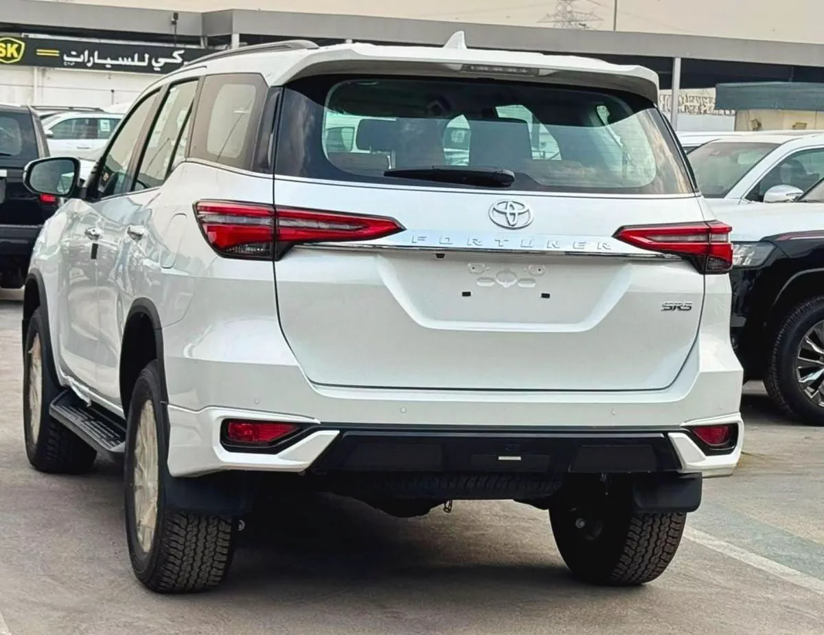 Toyota Fortuner SR5 || 2.8L DIESEL V4 4WD | RADAR | 360*CAMERA | AUTO AC (CODE # FD6FO)-2-0
