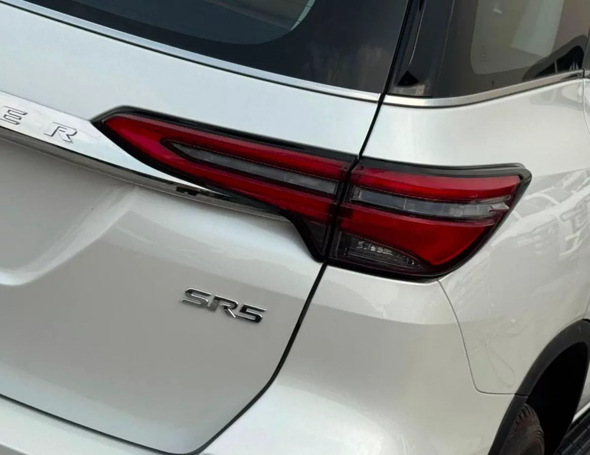 Toyota Fortuner SR5 || 2.8L DIESEL V4 4WD | RADAR | 360*CAMERA | AUTO AC (CODE # FD6FO)-6-0
