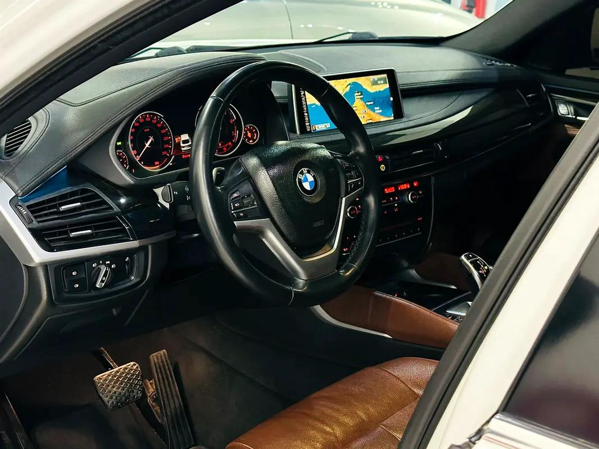 BMW X6 X DRIVE 3.5 EXCLUSIVE GCC SPECS FULL OPTION WITH ONE YEAR WARRANTY-5-5
