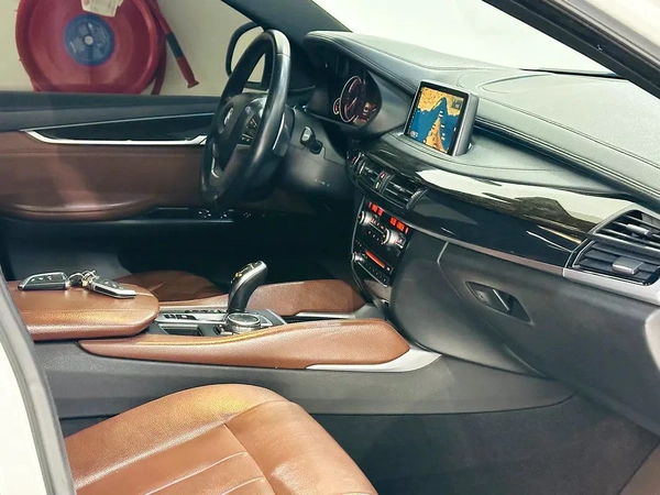 BMW X6 X DRIVE 3.5 EXCLUSIVE GCC SPECS FULL OPTION WITH ONE YEAR WARRANTY