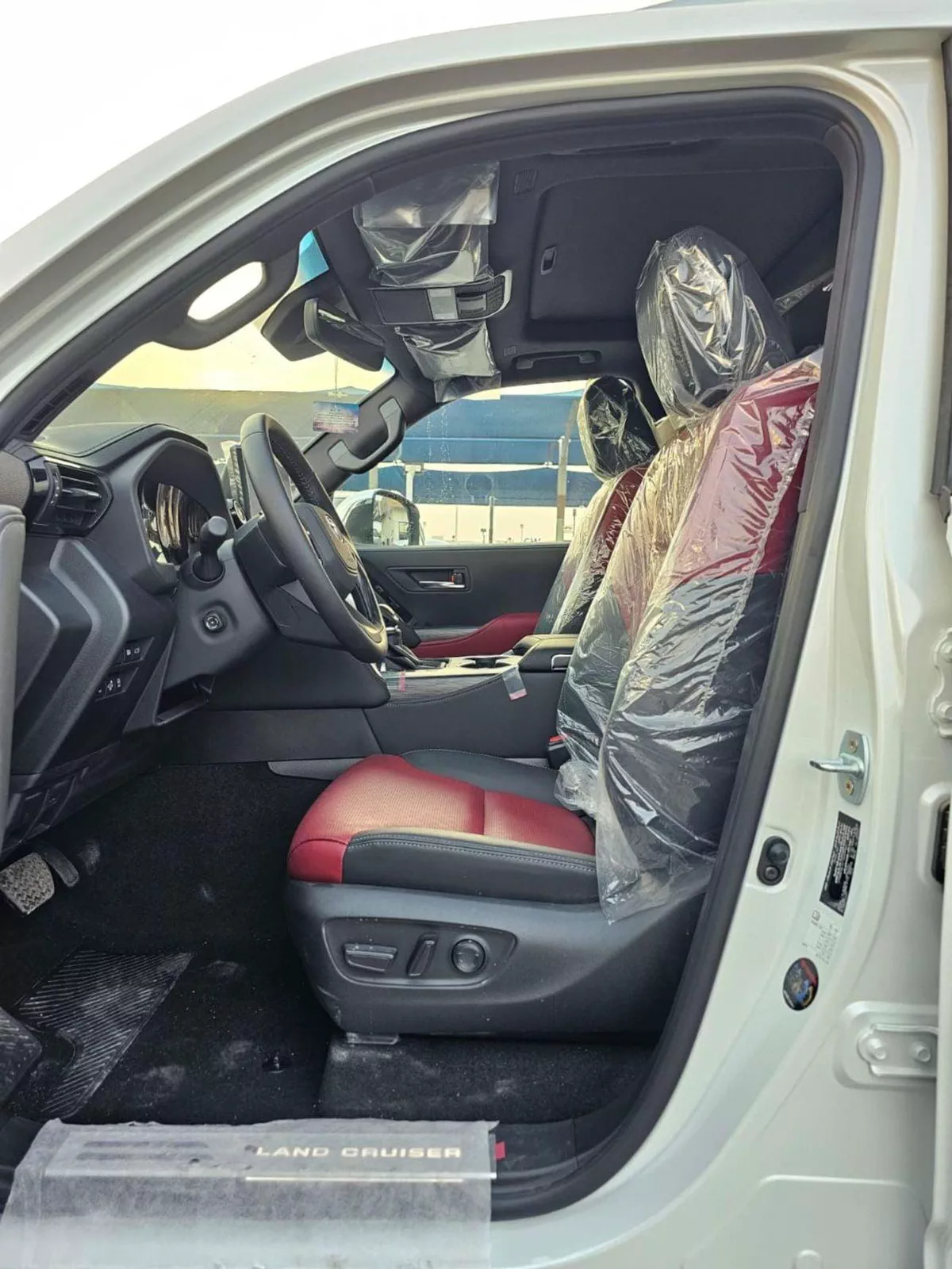 Toyota Land Cruiser VXR TOYOTA LANDCRUISER LC300 VXR TWIN TURBO AURO KIT FULL OPTION SA PETROL AT 3.5L V6 4WD CH# 28463 CODE-12-0