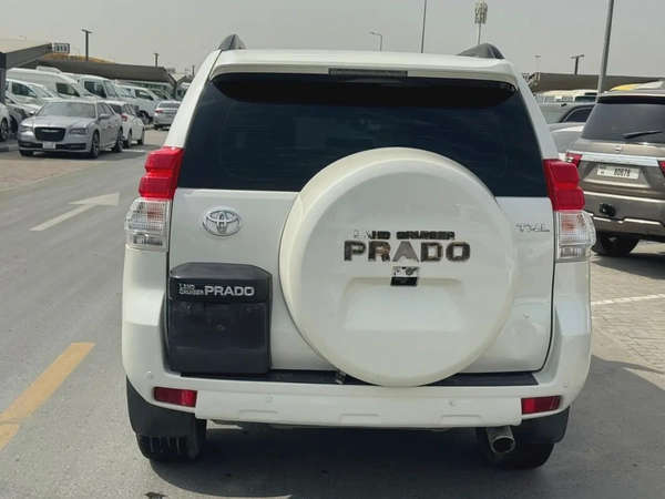 Toyota Prado 2013 white color GCC calen car