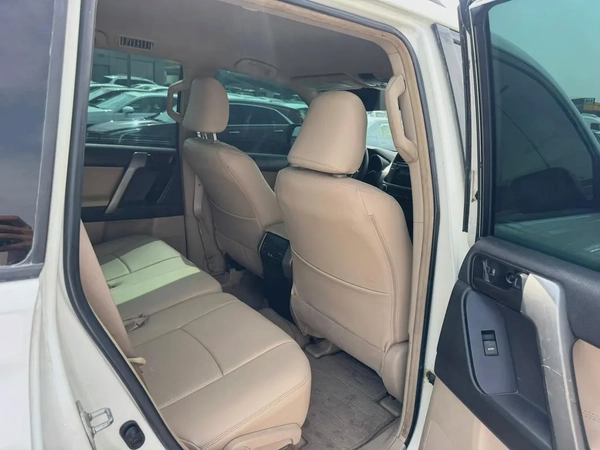 Toyota Prado 2013 white color GCC calen car