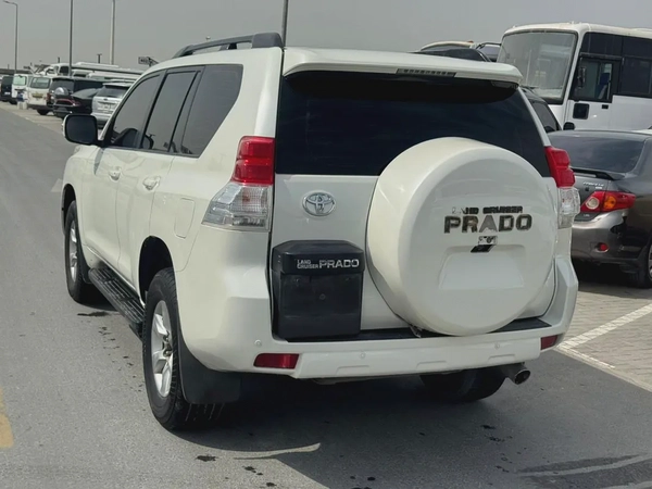 Toyota Prado 2013 white color GCC calen car