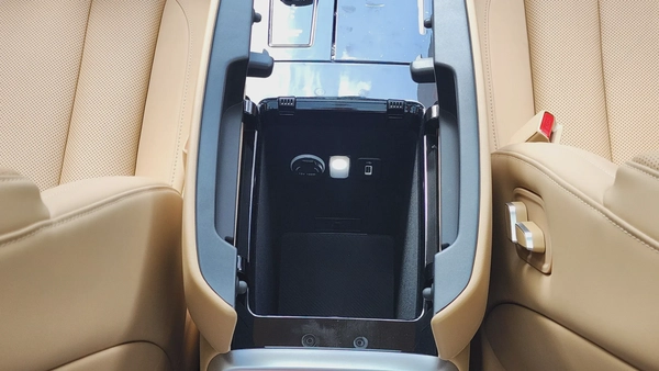 AITO M7 (Silver)