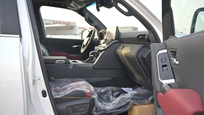 TOYOTA LAND CRUISER 300 HEV 3.5 VXR-HI | 2025 | HYBRID | FULL OPTIONS-7