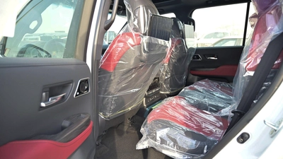 TOYOTA LAND CRUISER 300 HEV 3.5 VXR-HI | 2025 | HYBRID | FULL OPTIONS-22