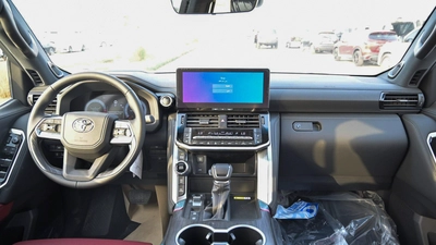 TOYOTA LAND CRUISER 300 HEV 3.5 VXR-HI | 2025 | HYBRID | FULL OPTIONS-15