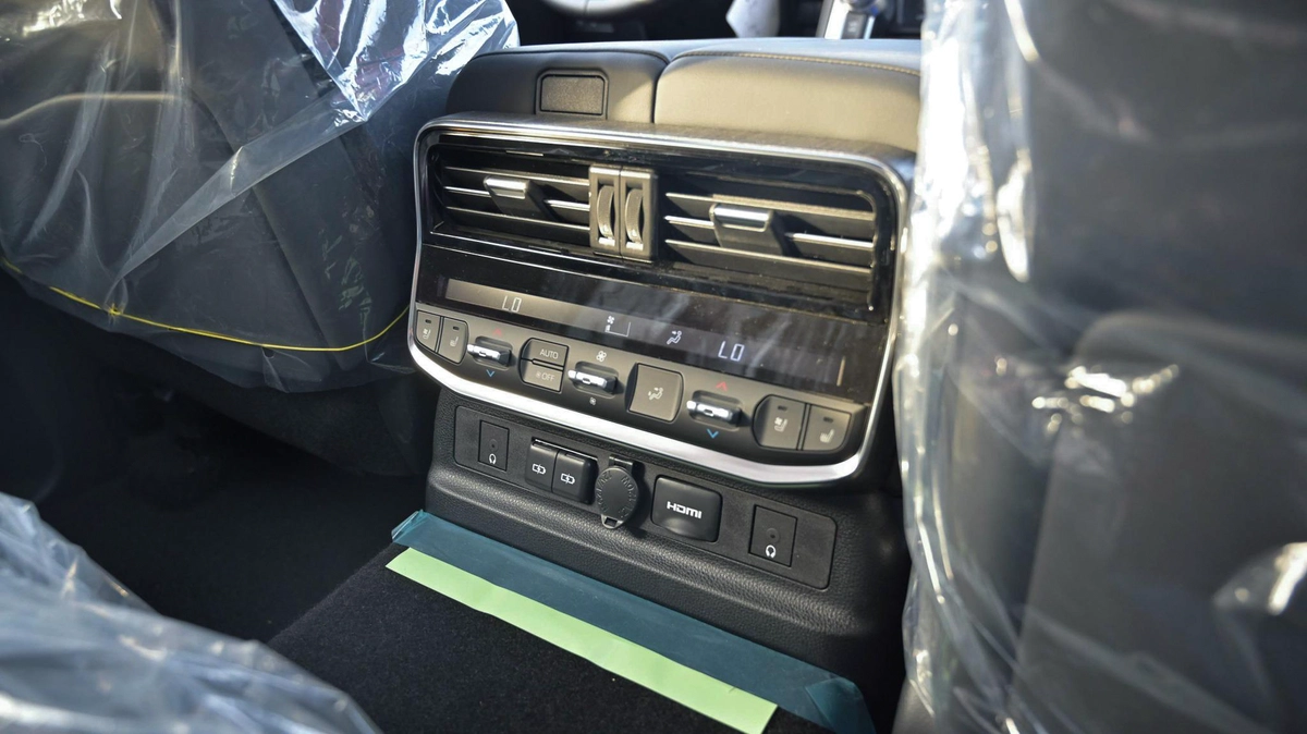 TOYOTA LAND CRUISER 300 HEV 3.5 VXR-HI | 2025 | HYBRID | FULL OPTIONS-10-10