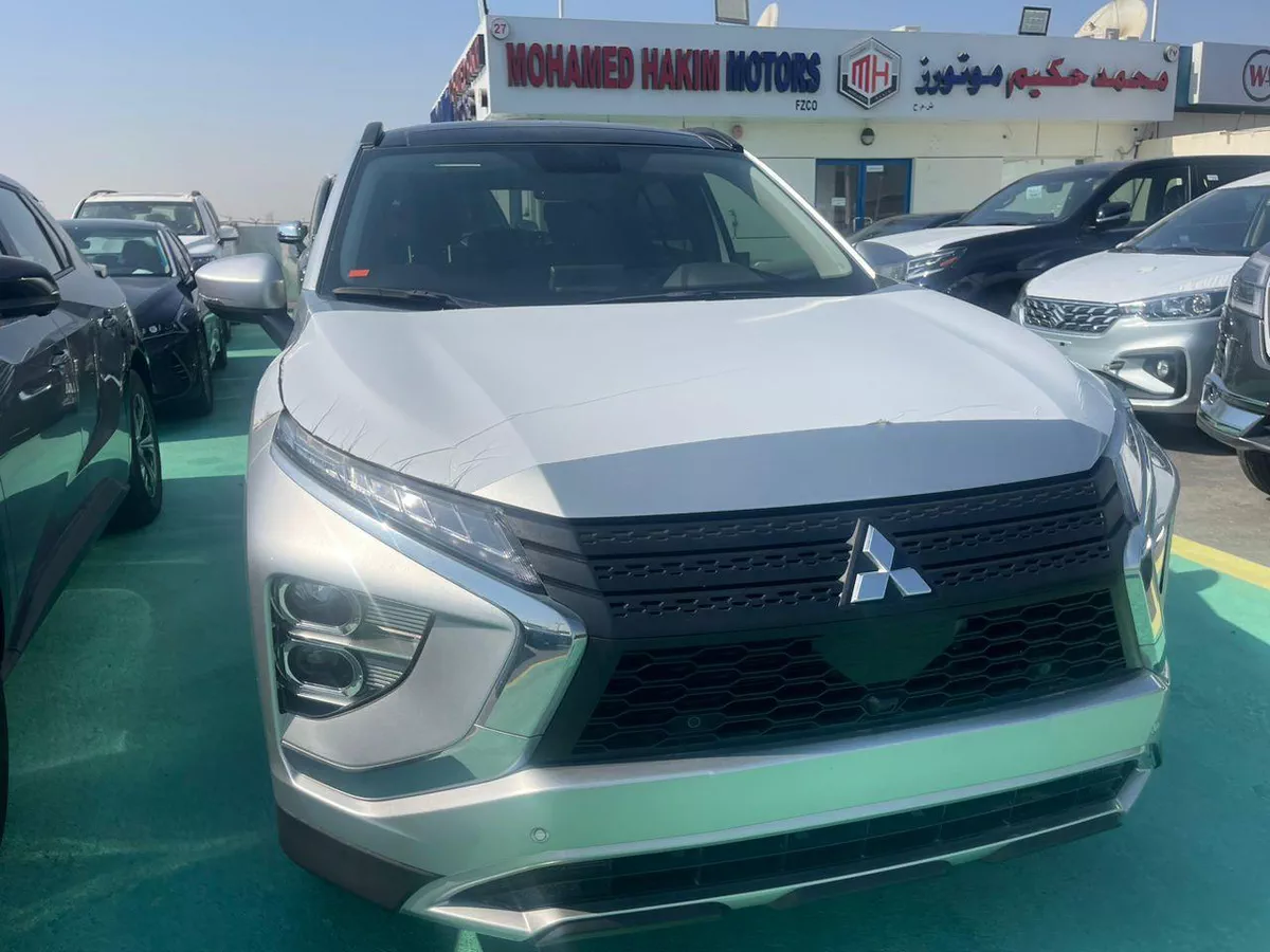 2026 Mitsubishi Eclipse Cross – Silver SUV with Grey Interior-9-9