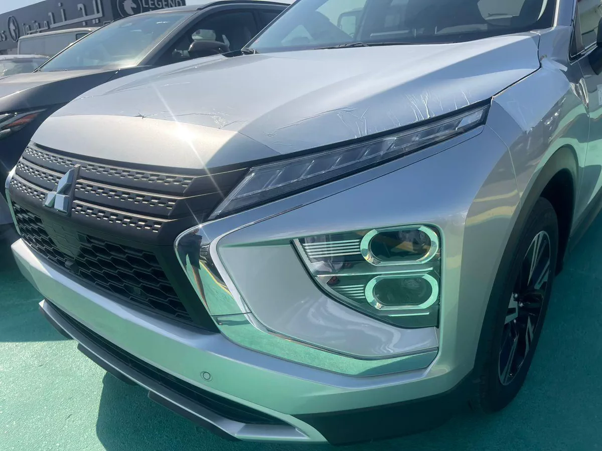 2026 Mitsubishi Eclipse Cross – Silver SUV with Grey Interior-1-1