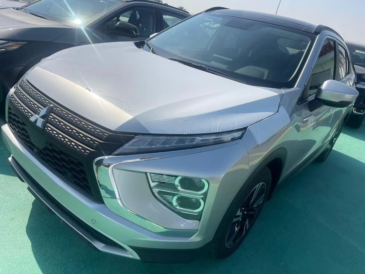 2026 Mitsubishi Eclipse Cross – Silver SUV with Grey Interior-2-2