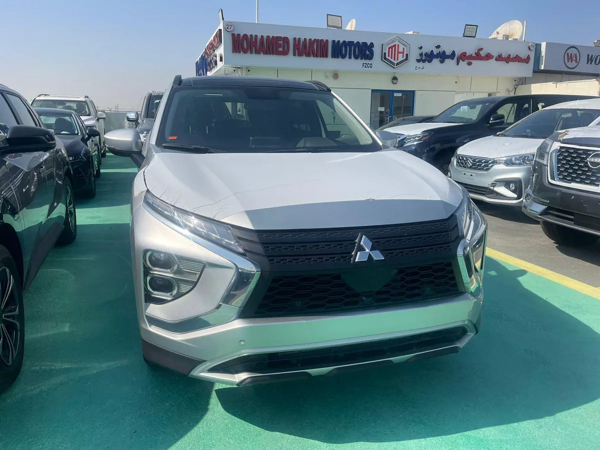 2026 Mitsubishi Eclipse Cross – Silver SUV with Grey Interior-12-12