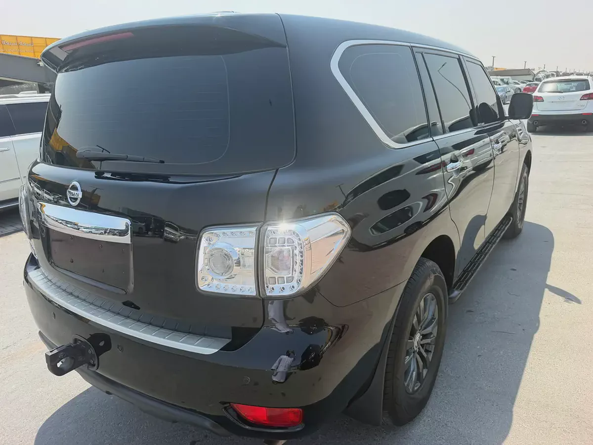 2018 Nissan Patrol SE GCC Specs balck color-3-3