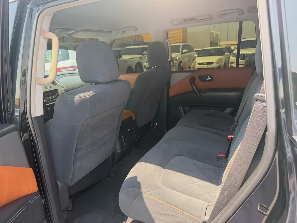 2018 Nissan Patrol SE GCC Specs balck color-4-4
