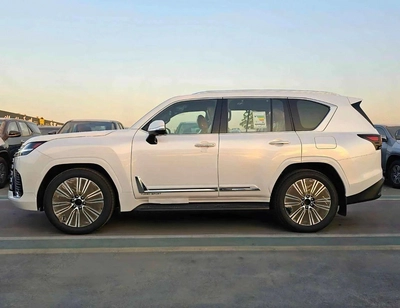 Lexus LX 500 LX500D TURBO SPORTS /3.3L V6 DIESEL /POWER SEATS & 360*CAM / SUNROOF / FULL OPTION-2