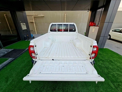 Toyota Hilux  SR5/ AUTO GEAR/ AUTO WINDOW/ WIDE BODY/ CHROME BUMPER-15