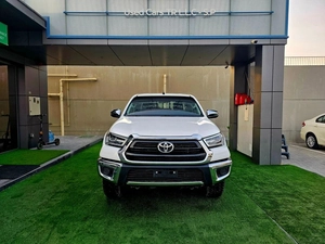 Toyota Hilux  SR5/ AUTO GEAR/ AUTO WINDOW/ WIDE BODY/ CHROME BUMPER