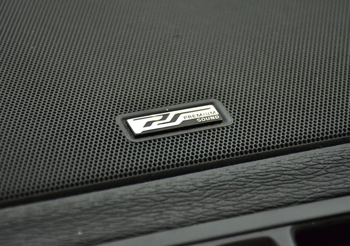 Volvo C70 T5 ( 2011 Model ) in Red Color GCC Specs