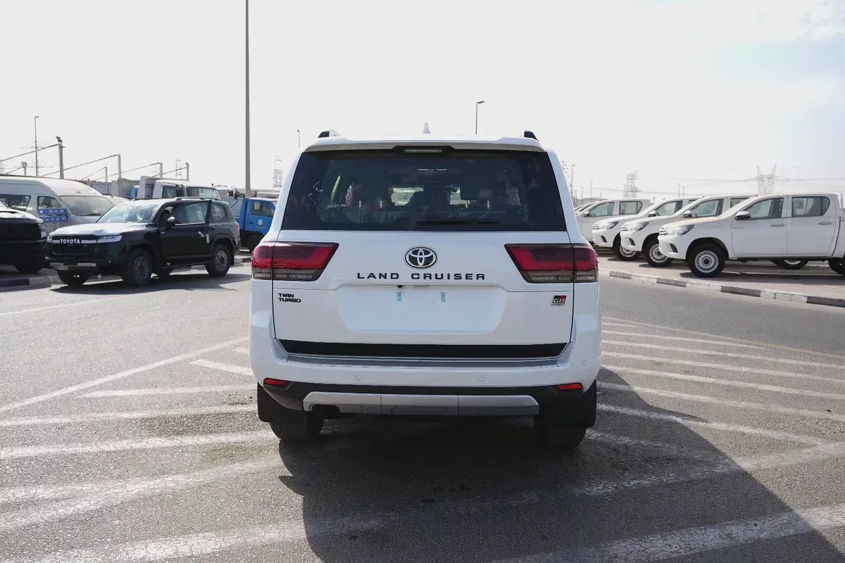 2026 Toyota Land Cruiser GR Sport 3.3L DIESEL GCC Specs-3-3