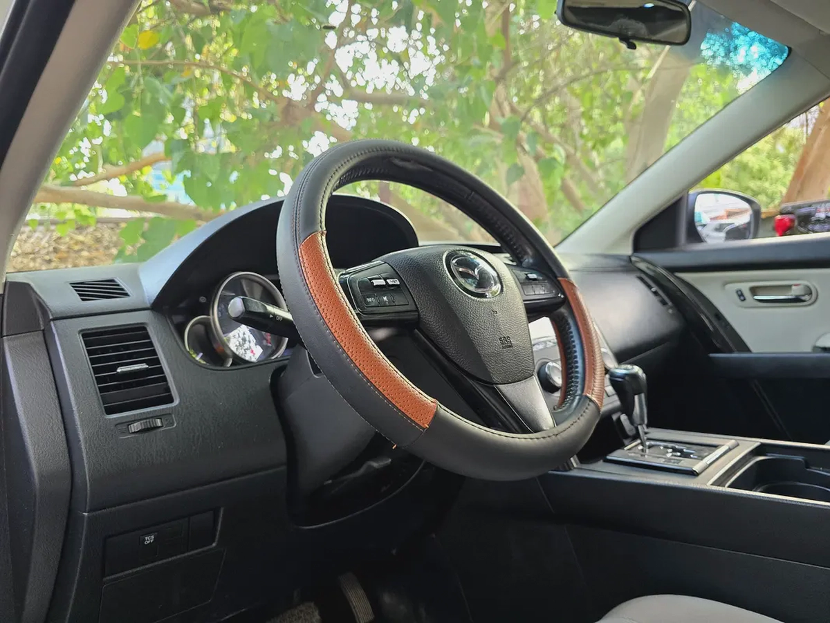 7 Seaters | GCC SPECS | LOW KMs | TOP CONDITION-9-9